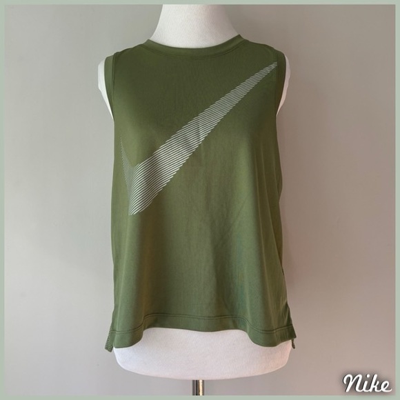 Nike Tank Top - Picture 2 of 7
